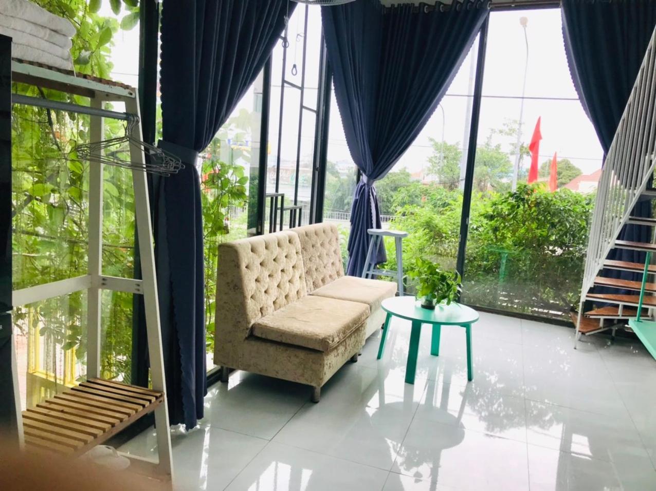 Nha Khach Ken Hotel Cà Mau Exterior foto