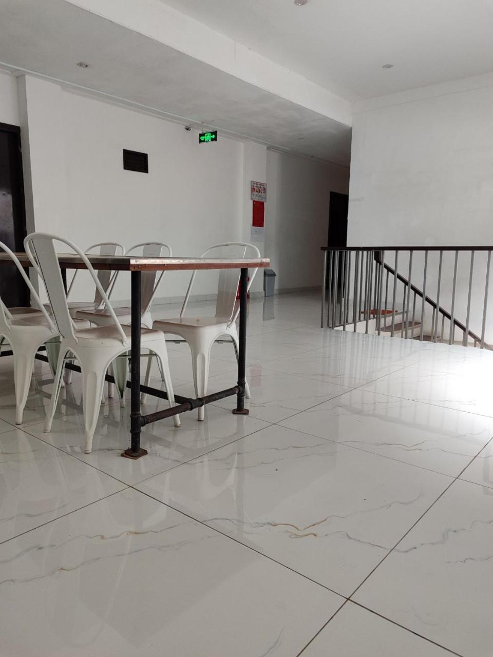 Nha Khach Ken Hotel Cà Mau Exterior foto