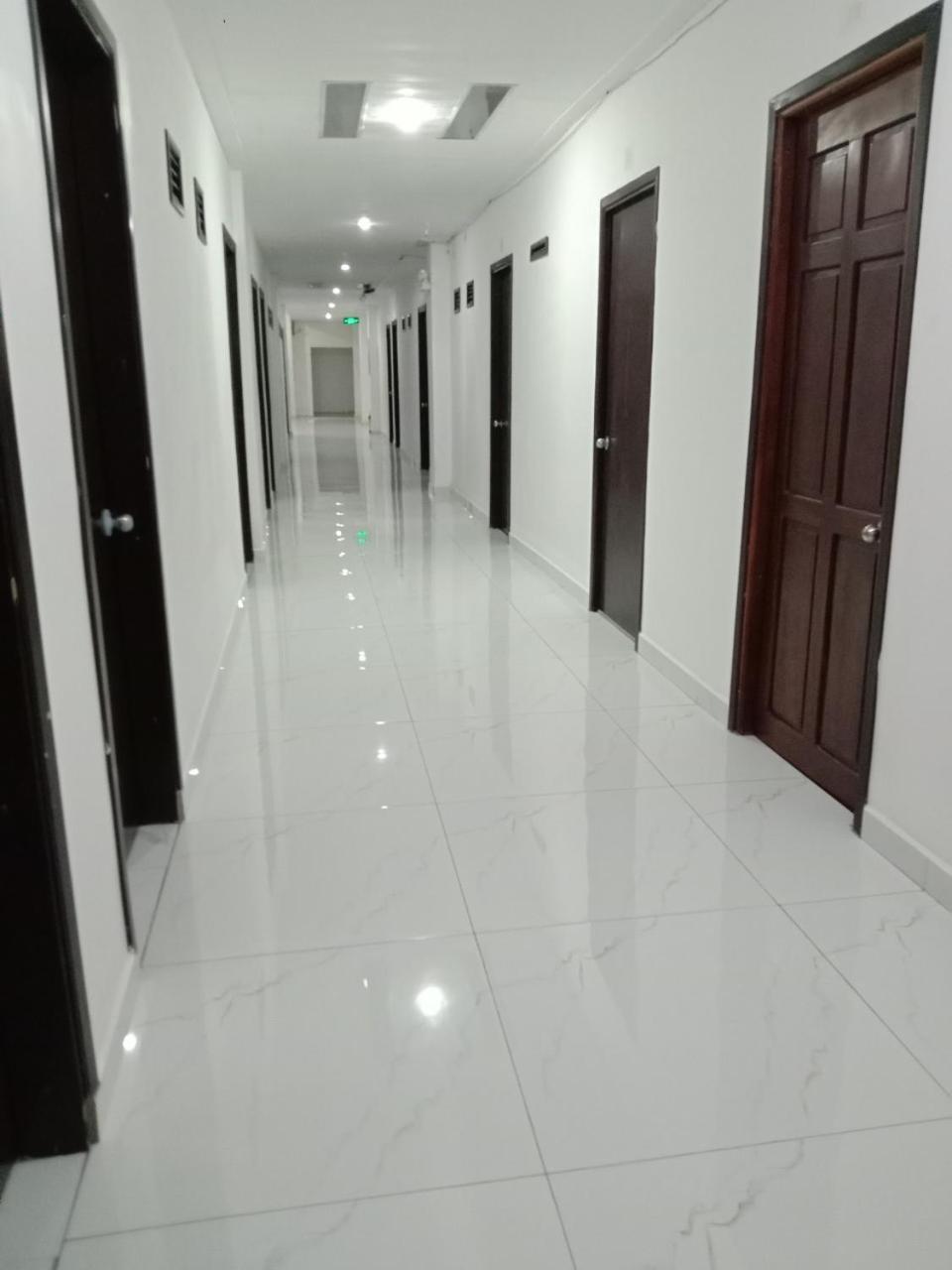 Nha Khach Ken Hotel Cà Mau Exterior foto